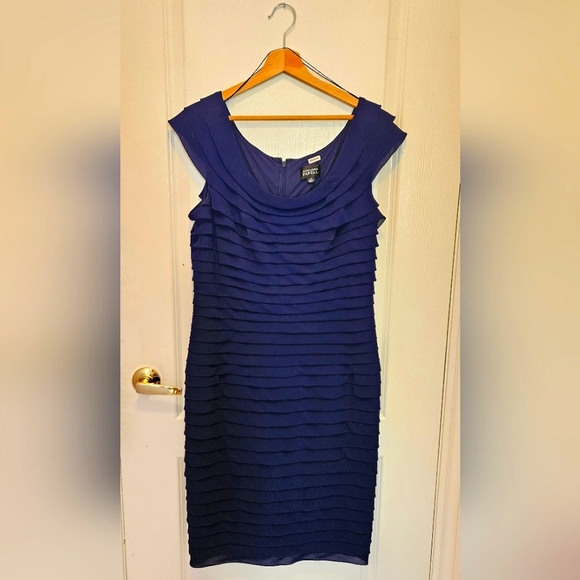 👗Host pick👗 Adrianna Papell Blue Tiered Cap Sleeve Knee Length Cocktail Dress - Picture 1 of 7